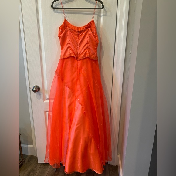 TIFFANY DESIGNS FORMAL DRESS - Picture 2 of 8